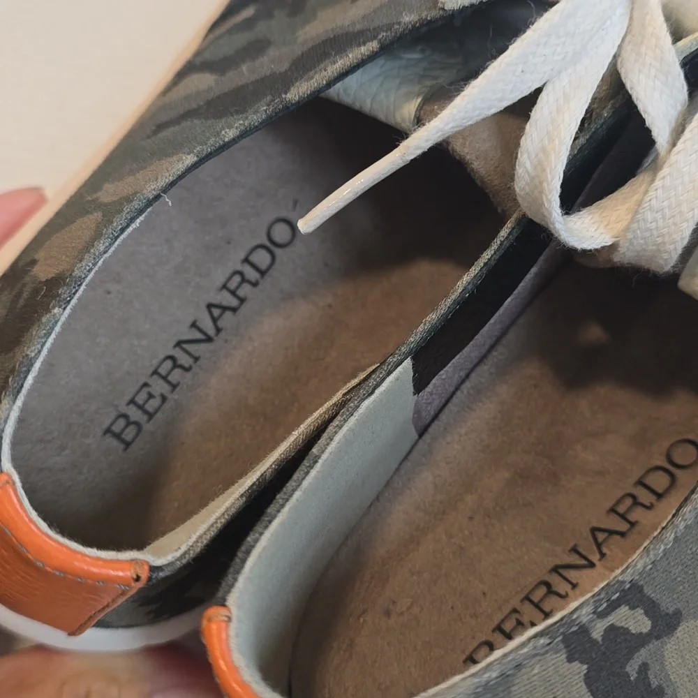 Bernardo Camouflage Casual Lace-Up Leather Sneakers Women 7.5